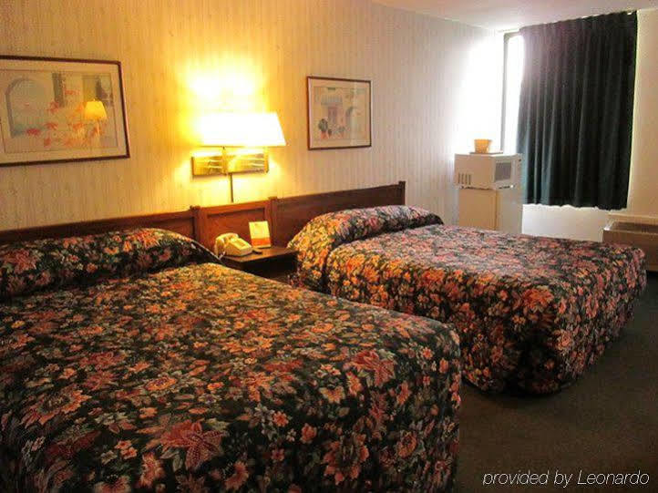 Red Carpet Inn Fanta Suites Hotel Гринвуд Экстерьер фото
